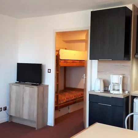 Cosy 4 Pers - Proche Village Avec Balcon Et Commodites - Fr-1-689-77 *