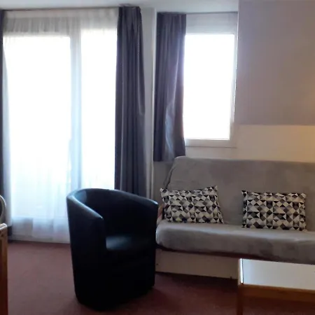 Cosy 4 Pers - Proche Village Avec Balcon Et Commodites - Fr-1-689-77 Appartement